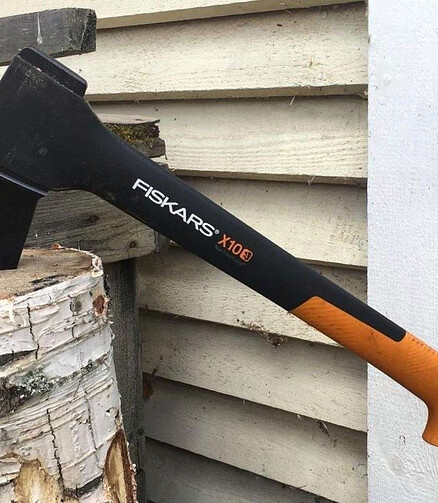 Топор FISKARS X10 S 438x503 в Материке - Вариант 2