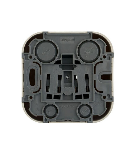 Розетка Legrand QUTEO 782240 1мест. сл.кость 438x503 в Материке - Вариант 3