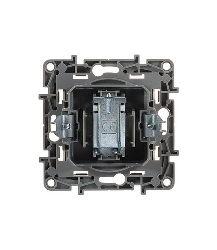 Розетка ТВ Legrand ETIKA 672351 сл.кость 438x503 в Материке - Вариант 3