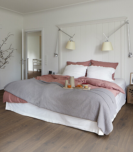 Ламинат EGGER-HOME/32/EHL132_ДУБ СТАВЕРН_Classic 438x503 в Материке - Вариант 2