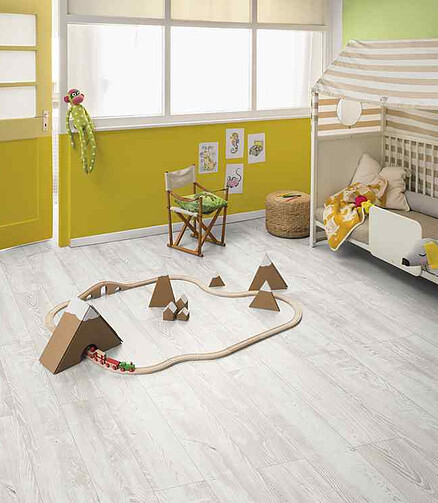 Ламинат EGGER-HOME/33/EHL017_СОСНА КАСЦИНА_Classic*V4_AQUA 438x503 в Материке - Вариант 2