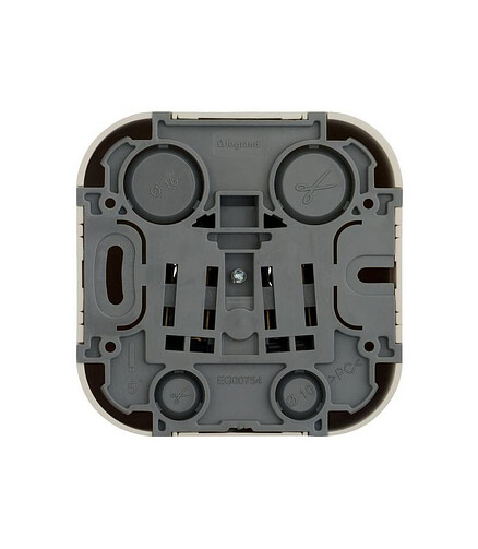 Розетка Legrand QUTEO 782241 1мест. с/з сл.кость 438x503 в Материке - Вариант 3