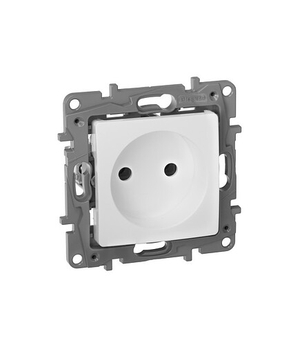 Розетка Legrand ETIKA 672220 1мест. белый 438x503 в Материке - Вариант 2