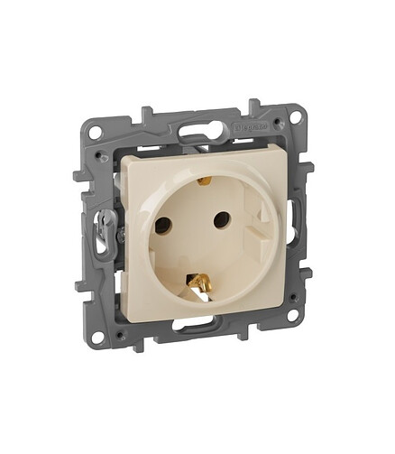 Розетка Legrand ETIKA 672321 1мест. с/з сл.кость 438x503 в Материке - Вариант 2