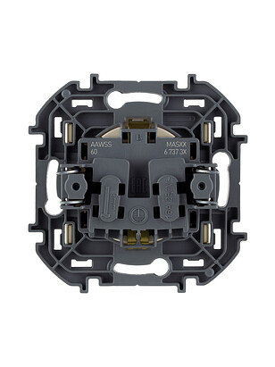 Розетка Legrand INSPIRIA 673731 1мест. с/з шторки сл.кость 238x286 в Материке - Вариант 3