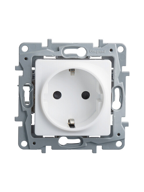 Розетка Legrand ETIKA 672221 1мест. с/з белый 495x660 Розетка Legrand ETIKA 672221 1мест. с/з белый 495x660 в Материке
