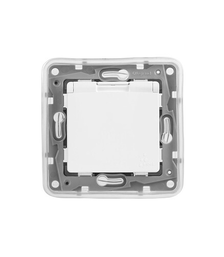 Розетка Legrand ETIKA 672232 IP44 белый 438x503 в Материке - Вариант 4